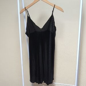 Chic Black Chemise Slip
